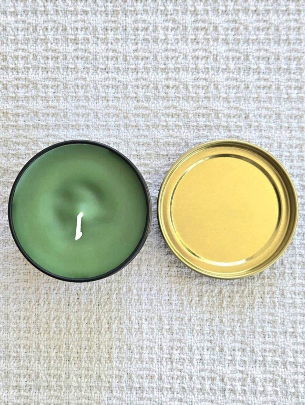 Scented Candle in Black Tin - Fresh Scent - Green - NWOT - Picture 2 of 3